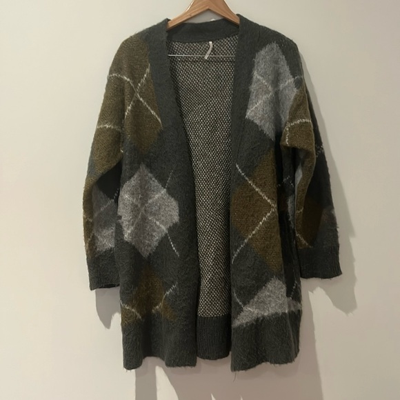 Cardigan - Picture 1 of 2